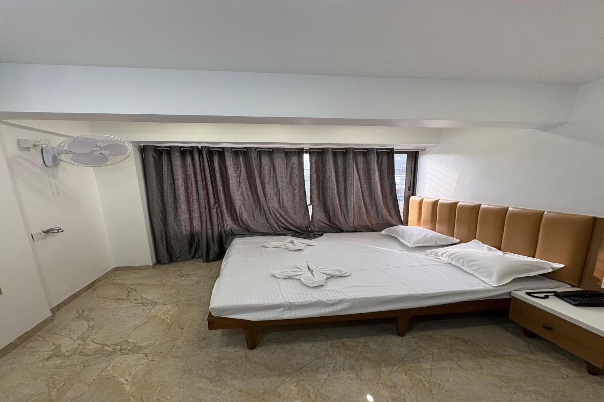 Hotel Ruchi Executive Satara Bagian luar foto